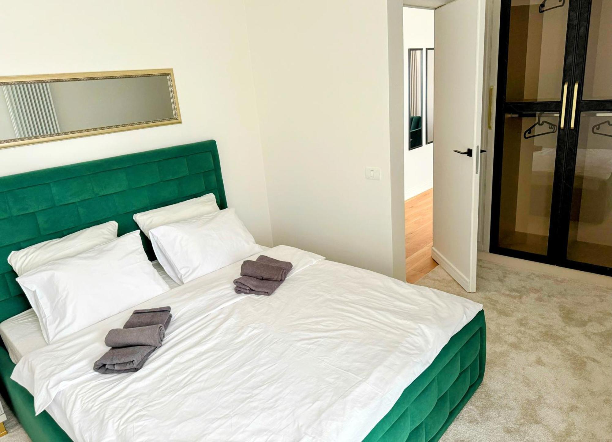Stylish Apartment Getaway With Self Check-In And Free Parking Lot 阿拉德 外观 照片
