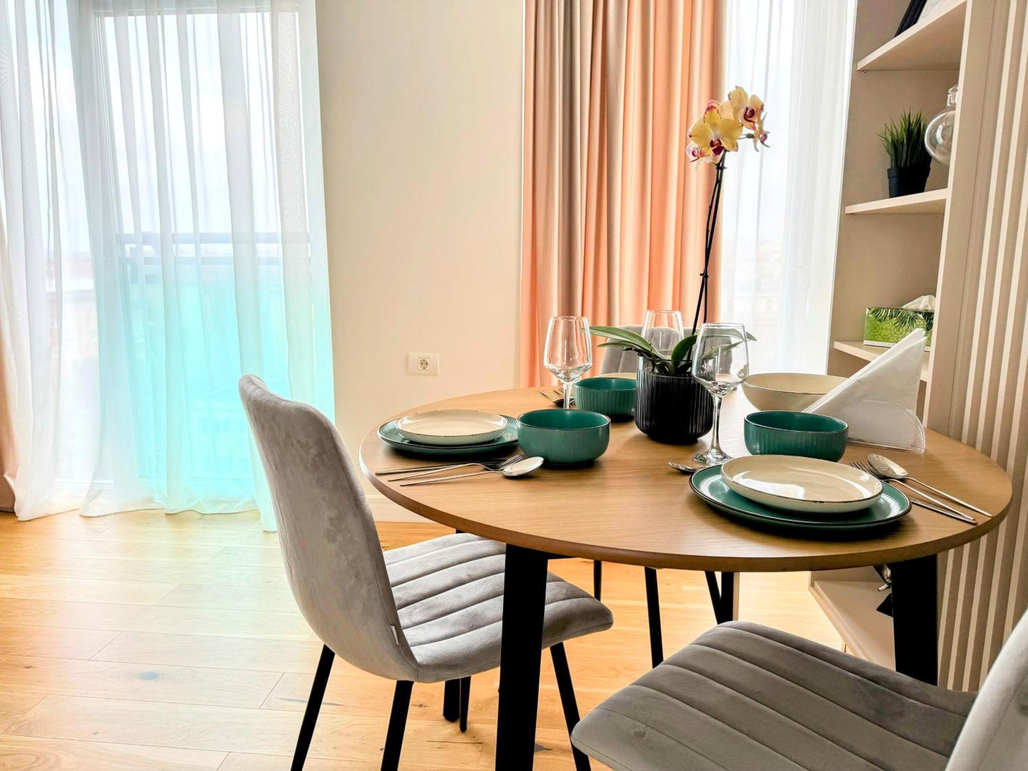 Stylish Apartment Getaway With Self Check-In And Free Parking Lot 阿拉德 外观 照片